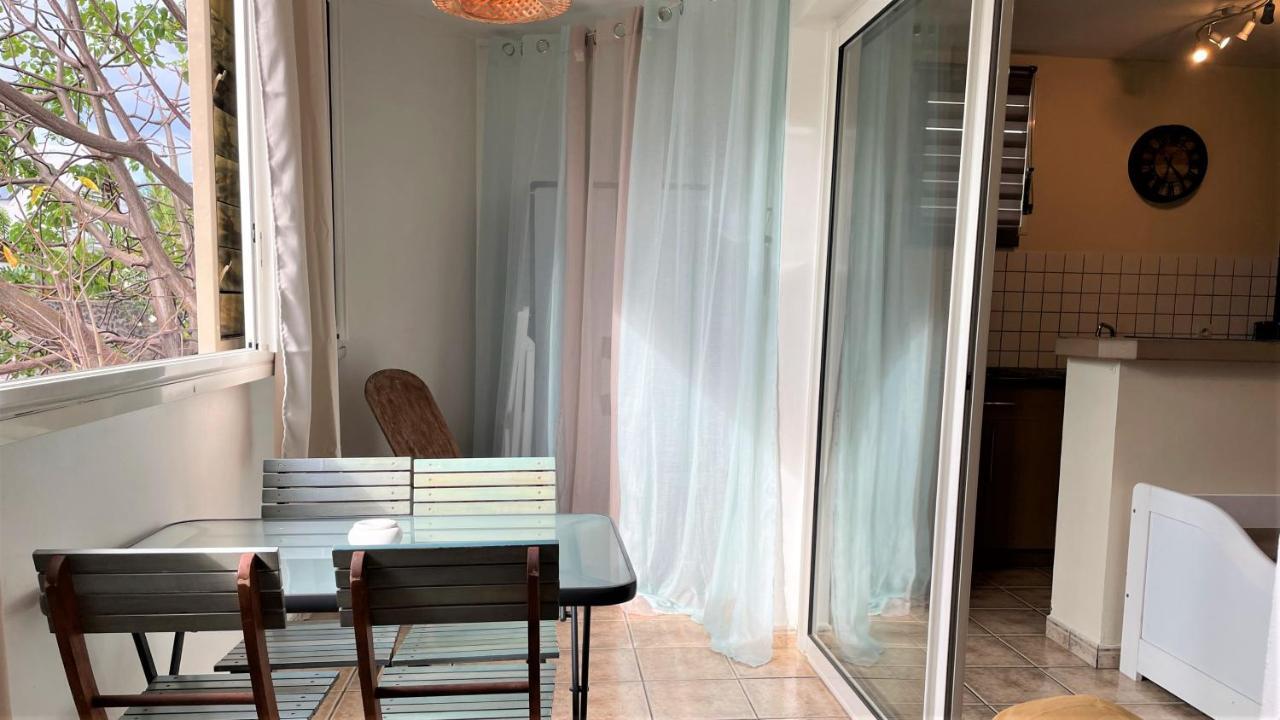 Grand Studio Lumineux - Saint Gilles Les Bains Apartamento Exterior foto