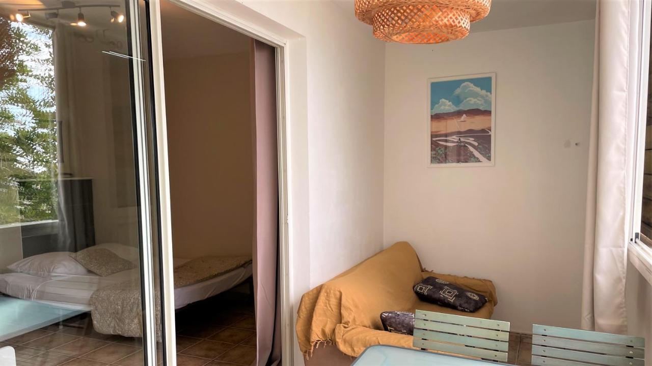 Grand Studio Lumineux - Saint Gilles Les Bains Apartamento Exterior foto