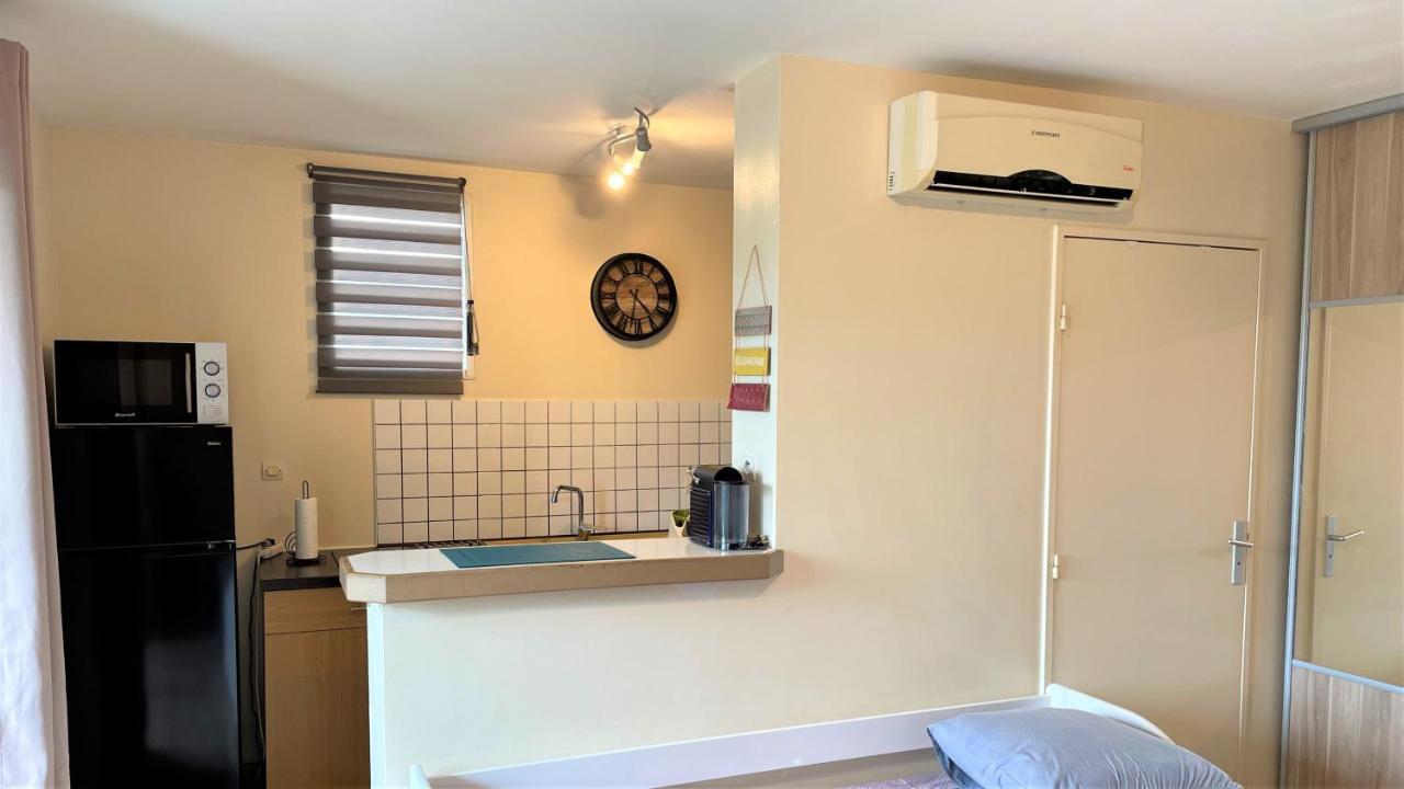 Grand Studio Lumineux - Saint Gilles Les Bains Apartamento Exterior foto